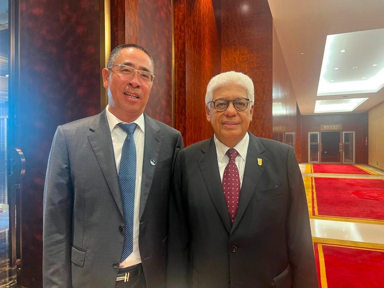 888真人集团材质